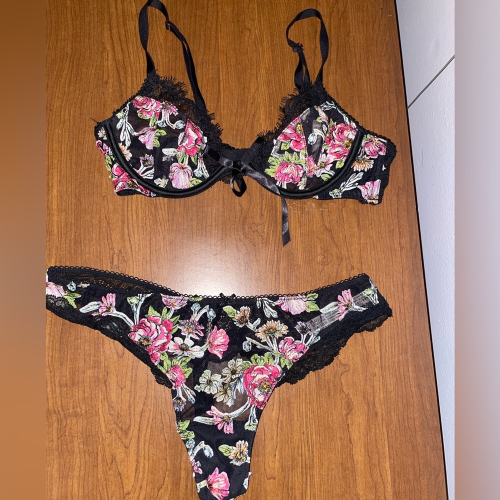 Victoria secret set